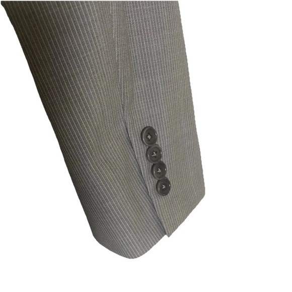 DKNY Men's Grey Pinstripe 100% Wool Lightweight Suit Jacket Sports Coat 42R - Picture 3 of 10